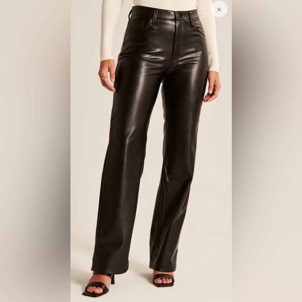 Abercrombie Curve Love Vegan Leather 90s Relaxed Pant